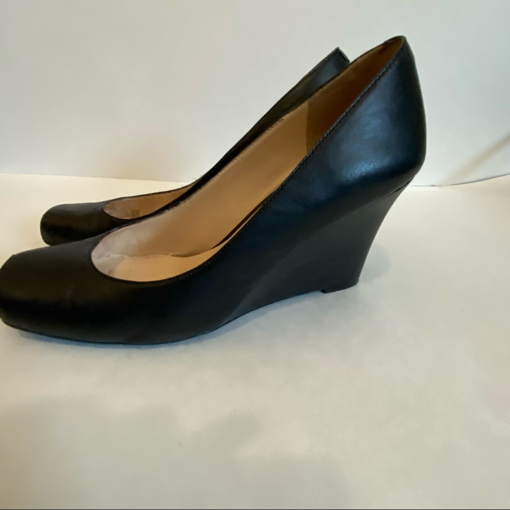 Black wedge heels